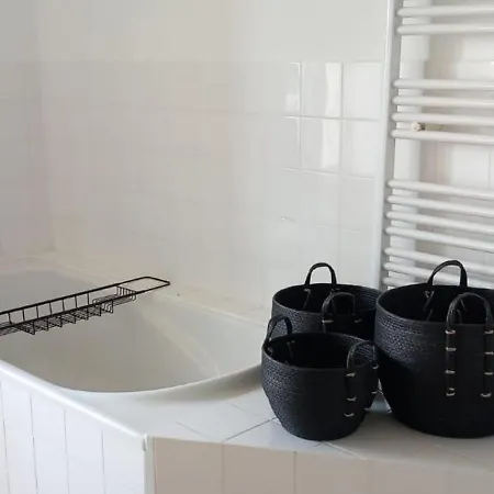 בית נופש Charming Countryside Retreat - Up To 7 People Macqueville