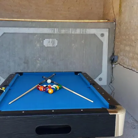 בית נופש Charming Countryside Retreat - Up To 7 People Macqueville