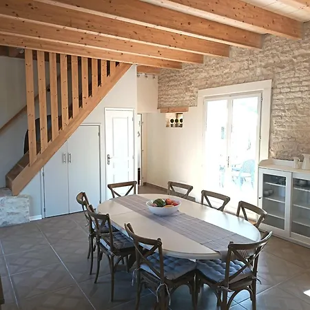 בית נופש Charming Countryside Retreat - Up To 7 People Macqueville