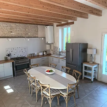 בית נופש Charming Countryside Retreat - Up To 7 People Macqueville