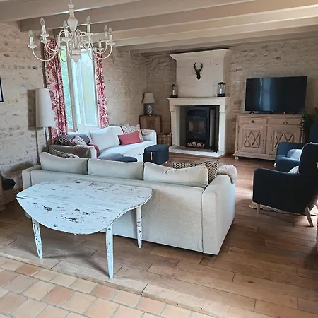 Charming Countryside Retreat - Up To 7 People בית נופש